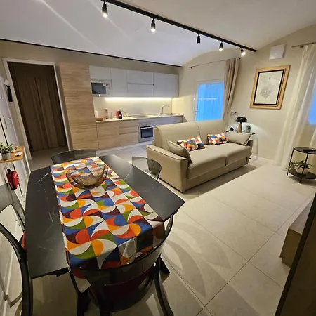 Апартаменти Casagalaverna Con Giardino