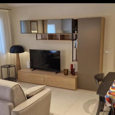 Апартаменти Casagalaverna Con Giardino *